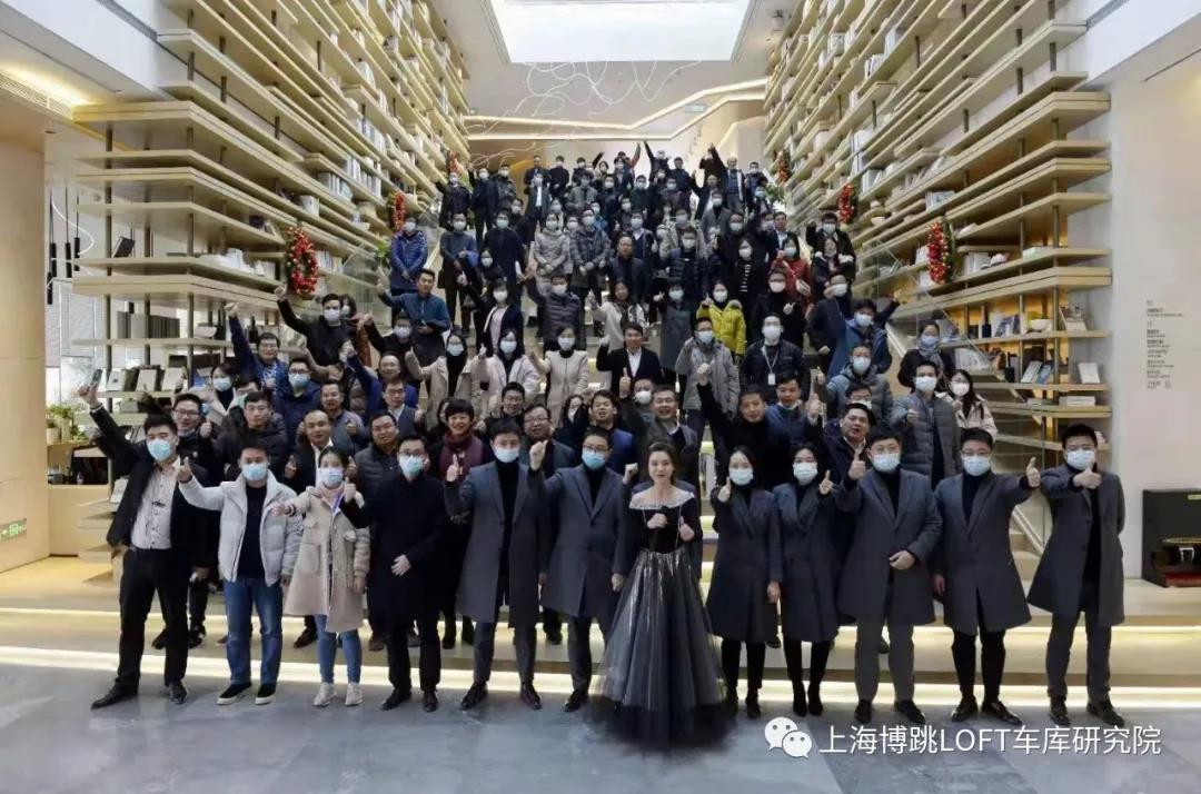 海淀全国一百多人在华侨城汉口道6号参观研讨LOFT专利车库技术！